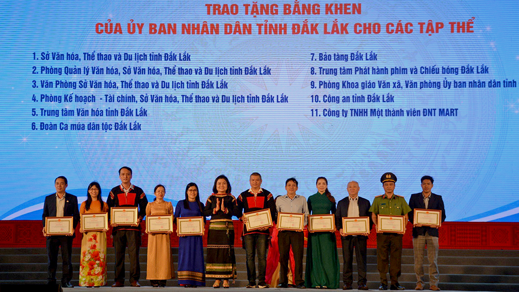 2011-Bằng khen